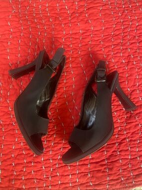 Via Spiga Y2k Black Slingback Peep-Toe Heels